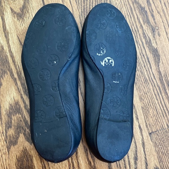 Black Tory Burch Reva ballet flats with silver logo. Good used condition - Picture 7 of 12
